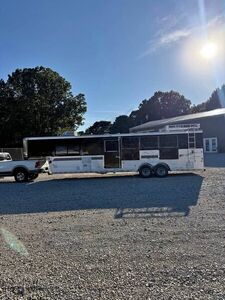 2001 4-Horse LQ Trailer in Tennessee