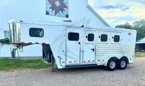 2012 3-Horse LQ Trailer in Nebraska