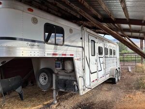 2001 4-Horse LQ Trailer in Oregon