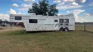 2005 3-Horse LQ Trailer in Texas