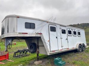 2001 4-Horse LQ Trailer in New York