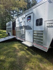 2007 4-Horse LQ Trailer in Virginia