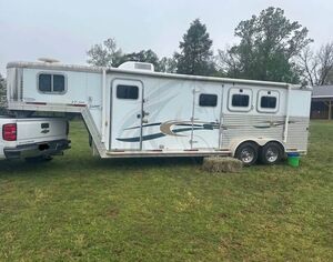 3-Horse LQ Trailer in Tennessee